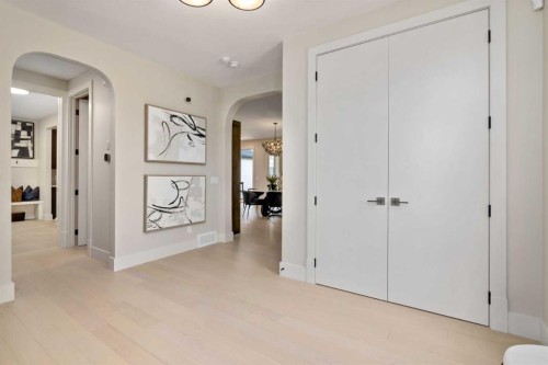 364 Greenwich Drive Nw, Calgary, AB - Indoor Photo Showing Other Room