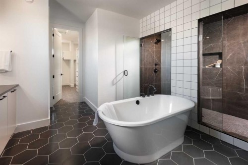 116 Greenwich Heath Nw, Calgary, AB - Indoor Photo Showing Bathroom