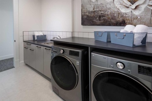 116 Greenwich Heath Nw, Calgary, AB - Indoor Photo Showing Laundry Room