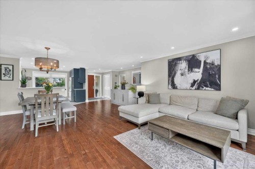 756 Strathcona Drive Sw, Calgary, AB - Indoor Photo Showing Living Room