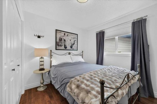 756 Strathcona Drive Sw, Calgary, AB - Indoor Photo Showing Bedroom