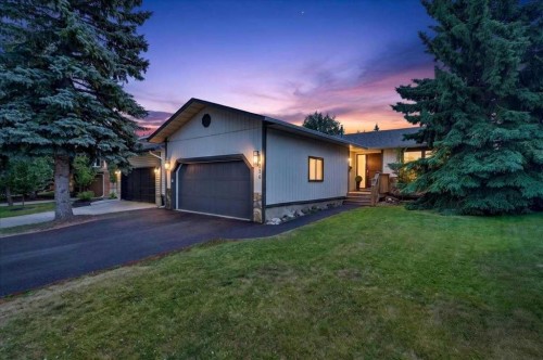756 Strathcona Drive Sw, Calgary, AB - Outdoor