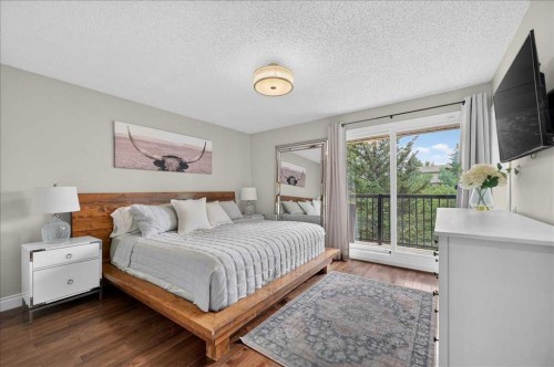756 Strathcona Drive Sw, Calgary, AB - Indoor Photo Showing Bedroom