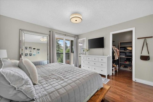 756 Strathcona Drive Sw, Calgary, AB - Indoor Photo Showing Bedroom