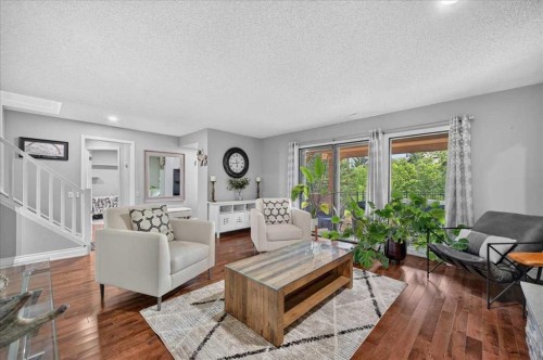 756 Strathcona Drive Sw, Calgary, AB - Indoor Photo Showing Living Room