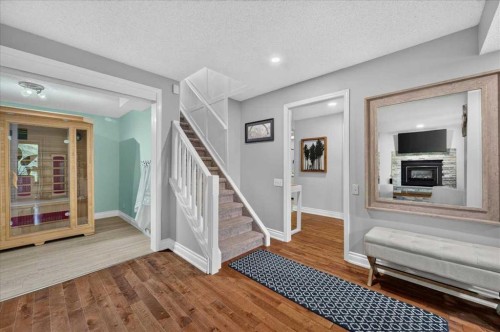 756 Strathcona Drive Sw, Calgary, AB - Indoor Photo Showing Other Room