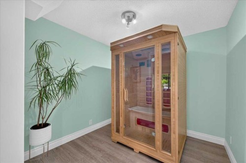 756 Strathcona Drive Sw, Calgary, AB - Indoor Photo Showing Other Room