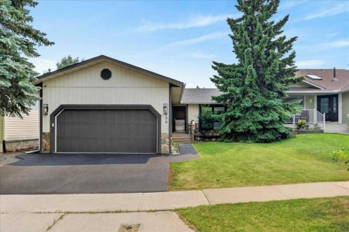 756 Strathcona Drive Sw, Calgary, AB - Outdoor