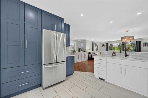 756 Strathcona Drive Sw, Calgary, AB - Indoor Photo Showing Kitchen