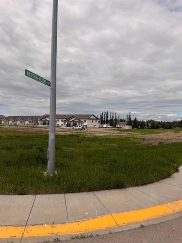 602 Whispering Greens Avenue, Vulcan, AB 