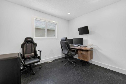 232 Copperpond Circle Se, Calgary, AB - Indoor Photo Showing Office