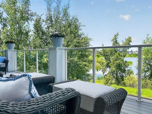 232 Copperpond Circle Se, Calgary, AB - Outdoor