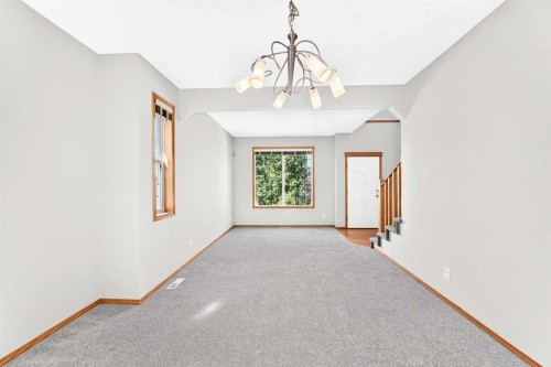 83 Edgeridge Close Nw, Calgary, AB 