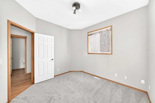 83 Edgeridge Close Nw, Calgary, AB 