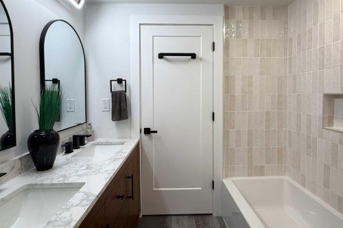 36 Big Hill Way Se, Airdrie, AB - Indoor Photo Showing Bathroom