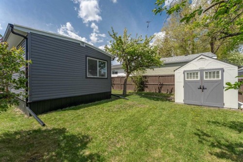 36 Big Hill Way Se, Airdrie, AB - Outdoor