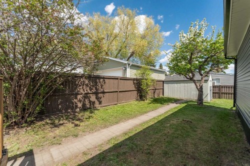 36 Big Hill Way Se, Airdrie, AB - Outdoor