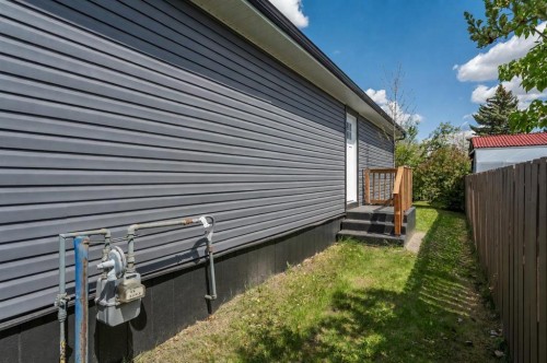 36 Big Hill Way Se, Airdrie, AB - Outdoor With Exterior