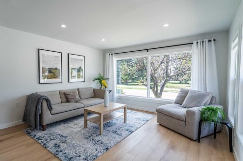 36 Big Hill Way Se, Airdrie, AB - Indoor Photo Showing Living Room