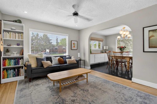 6132 33 Avenue Nw, Calgary, AB 