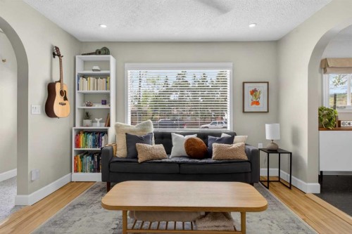 6132 33 Avenue Nw, Calgary, AB 