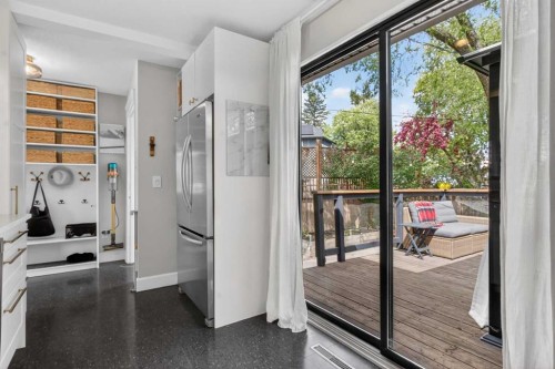 6132 33 Avenue Nw, Calgary, AB 