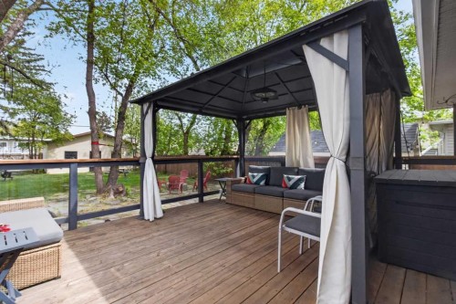 6132 33 Avenue Nw, Calgary, AB 