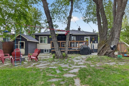 6132 33 Avenue Nw, Calgary, AB 