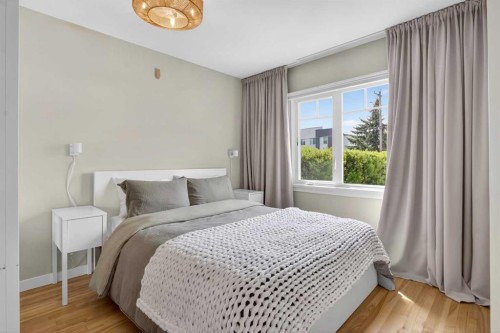 6132 33 Avenue Nw, Calgary, AB 