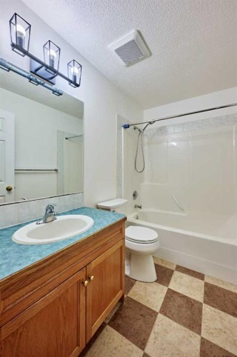 9683 Hidden Valley Drive Nw, Calgary, AB - Indoor Photo Showing Bathroom