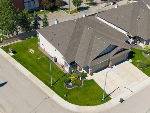 230 Sunset Square, Cochrane, AB 