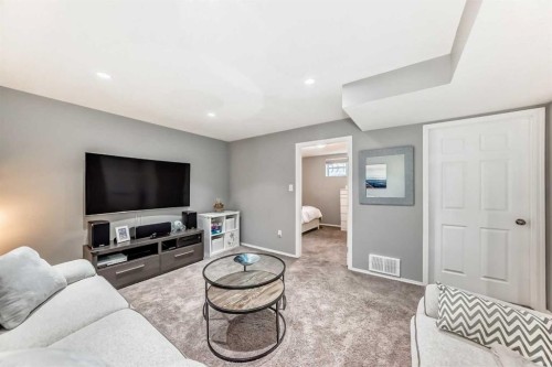 78 Arbour Butte Road Nw, Calgary, AB - Indoor Photo Showing Other Room