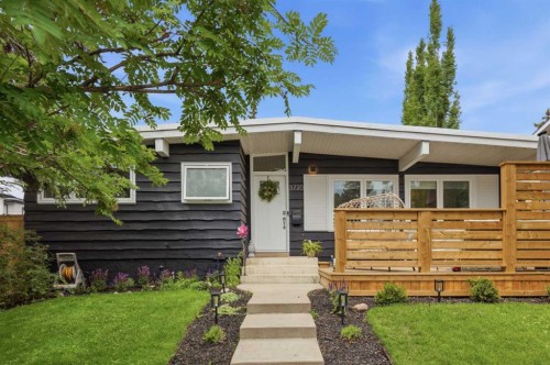 3720 58 Avenue Sw, Calgary, AB - Outdoor