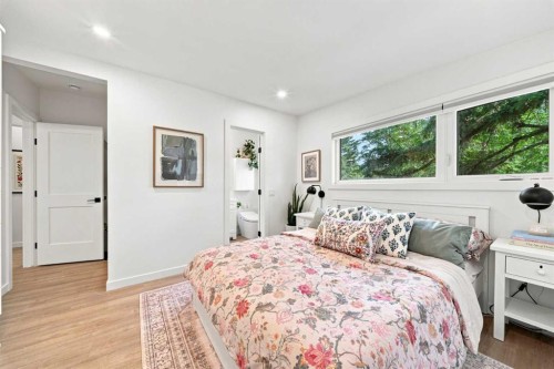 3720 58 Avenue Sw, Calgary, AB - Indoor Photo Showing Bedroom