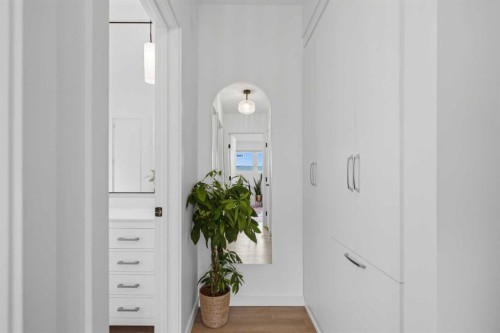 3720 58 Avenue Sw, Calgary, AB - Indoor Photo Showing Other Room