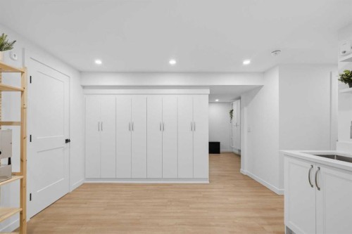 3720 58 Avenue Sw, Calgary, AB - Indoor