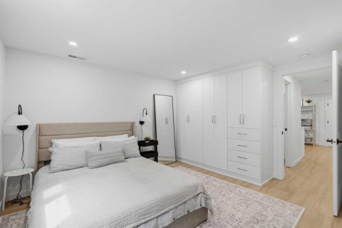 3720 58 Avenue Sw, Calgary, AB - Indoor Photo Showing Bedroom