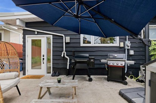 3720 58 Avenue Sw, Calgary, AB - Outdoor