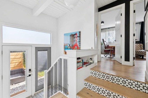 735 53 Avenue Sw, Calgary, AB - Indoor Photo Showing Other Room