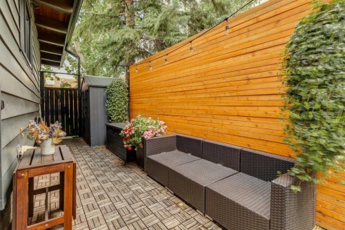 735 53 Avenue Sw, Calgary, AB - Outdoor With Exterior