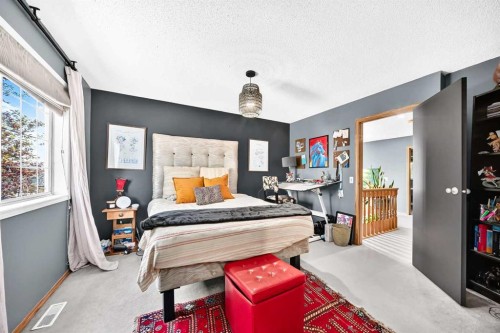 216 Hidden Spring Green Nw, Calgary, AB 