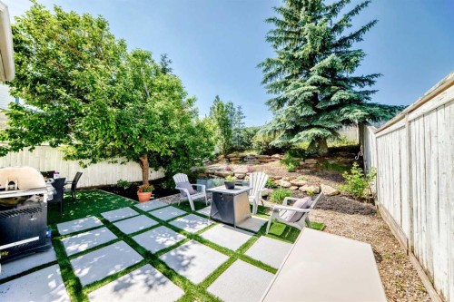 216 Hidden Spring Green Nw, Calgary, AB 