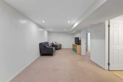 7220 Farrell Road Se, Calgary, AB 