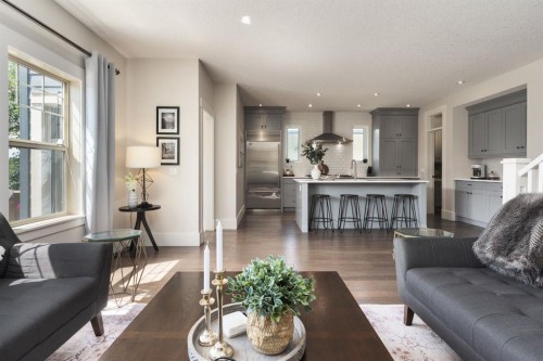 313 Centre Avenue Se, Airdrie, AB - Indoor Photo Showing Living Room
