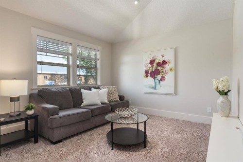 313 Centre Avenue Se, Airdrie, AB - Indoor Photo Showing Living Room