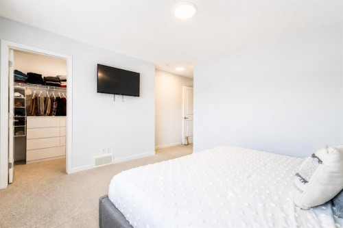 229 Masters Row Se, Calgary, AB 