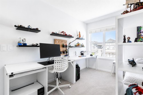 229 Masters Row Se, Calgary, AB 