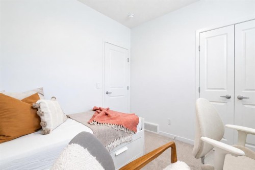 229 Masters Row Se, Calgary, AB 