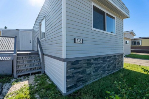 232 Polar Avenue Ne, High River, AB 