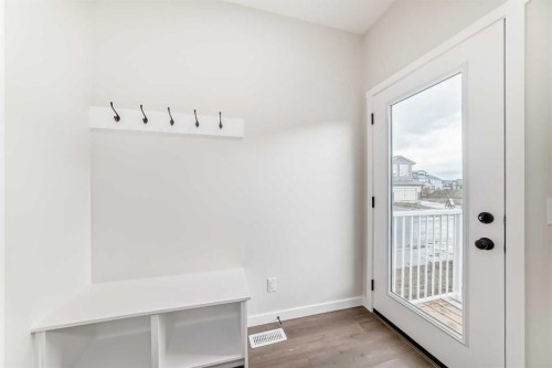 261 Heirloom Way Se, Calgary, AB 